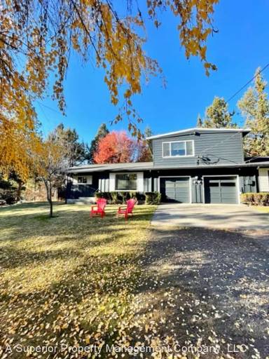 Main picture of 764 NW Saginaw Ave