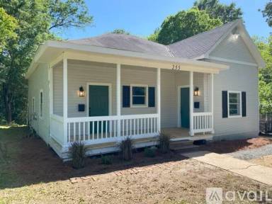 Main picture of 255 E Olive St