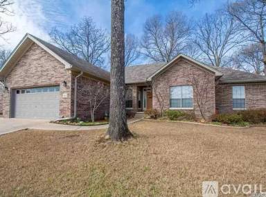 Main picture of 621 Lake Tree Ln