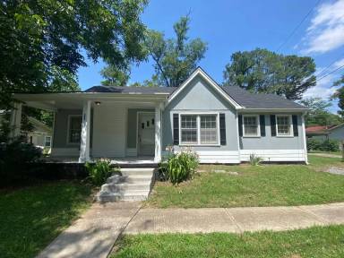 Main picture of 703 Landers St