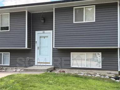 Main picture of 11 Saddlewood Ln