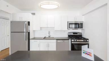 Main picture of 100 Blossom St