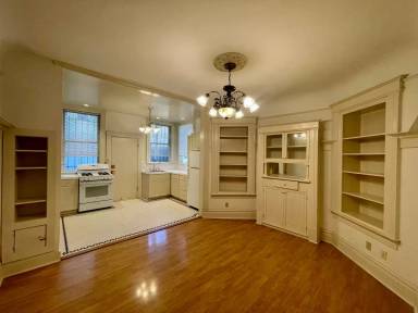 Main picture of 2421 Post St