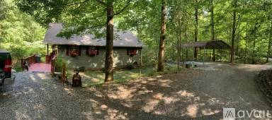 Main picture of 25 Crooked Ln