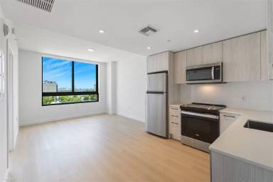 Main picture of 137 NW 30th St