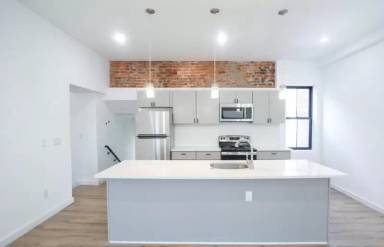 Main picture of 3945 Lancaster Ave