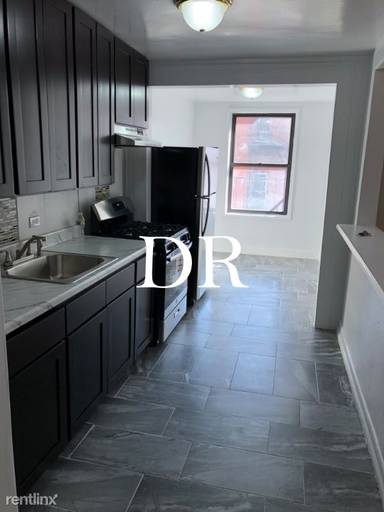 Main picture of 450 Rockaway Pkwy