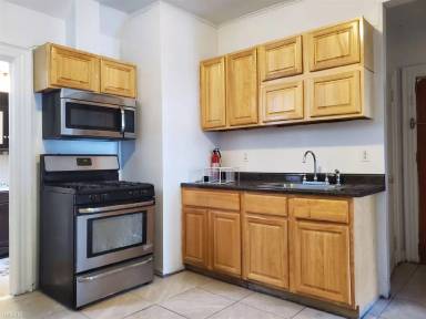 Main picture of 68 Stegman St
