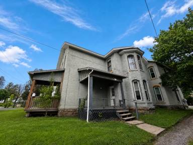 Main picture of 515 S Center St