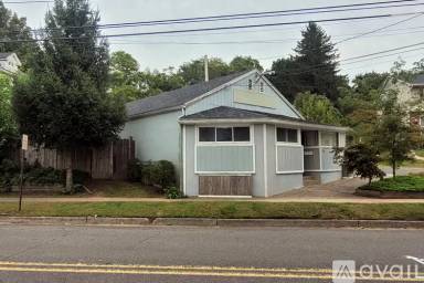 Main picture of 286 S Orchard St