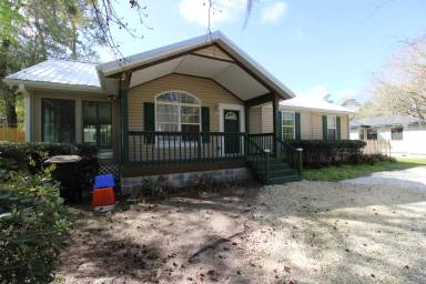 Main picture of 1221 NW 35th Ave