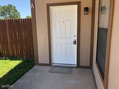 Main picture of 3900 Camelot St