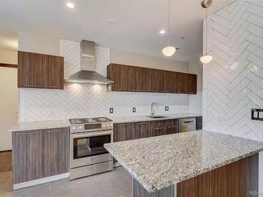 Main picture of 410 Acoma St
