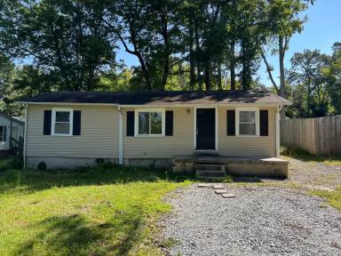 Main picture of 828 Roane St