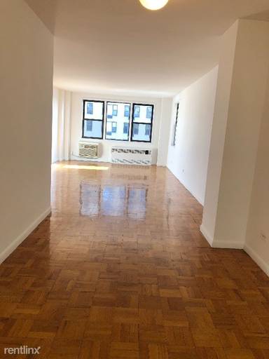 Main picture of 150 E 18th St Apartments