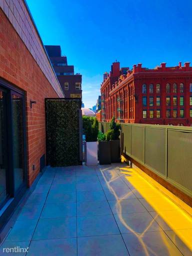 Main picture of 51 E Houston St