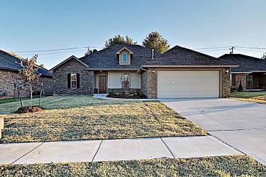 Main picture of 400 Charles Ct