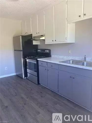 Main picture of 235 S School St