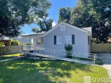 Main picture of 3727 Saint Johns Ave