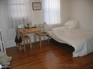 Main picture of 27 Saint Lukes Rd