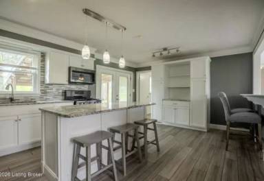 Main picture of 5106 Bardstown Rd