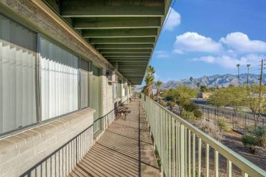 Main picture of 2565 Park - 17