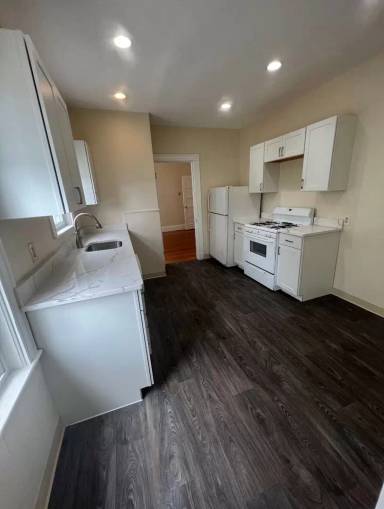 Main picture of 37 Porter St