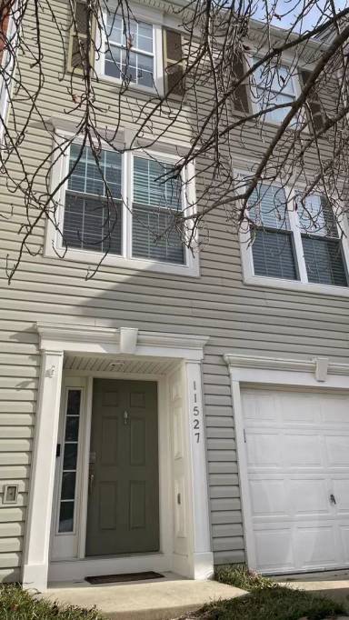 Main picture of 11527 Bertram St
