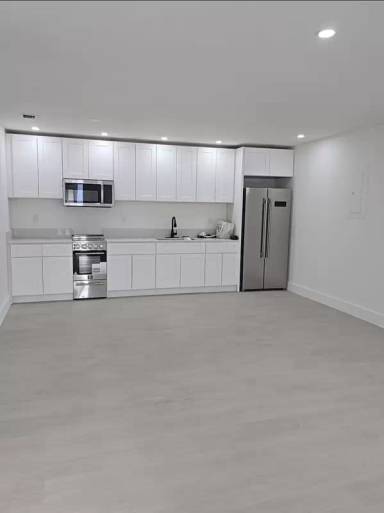 Main picture of 2175 NE 171st St