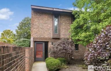 Main picture of 2801 Downing Way