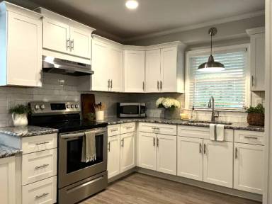 Main picture of 210 Canal St