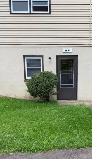 Main picture of 399 Willow Lawn Dr