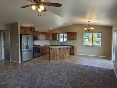 Main picture of 932 Cedar Ave