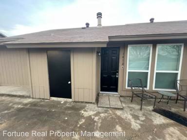Main picture of 7412 Davis Blvd