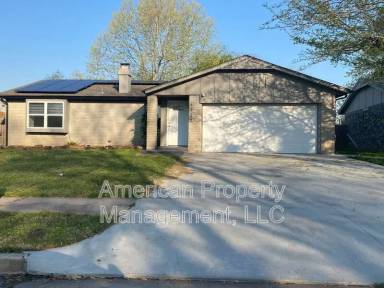 Main picture of 1720 S Pine Ave