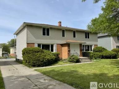 Main picture of 140 Marine Dr