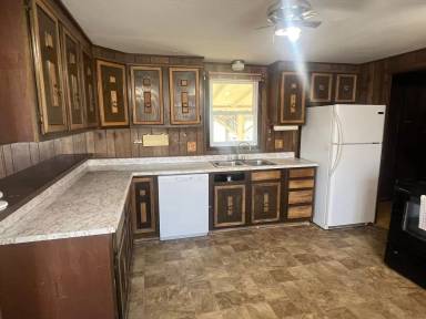 Main picture of 742 Riverside Rd