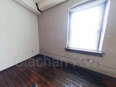 Main picture of 110 S 15th St