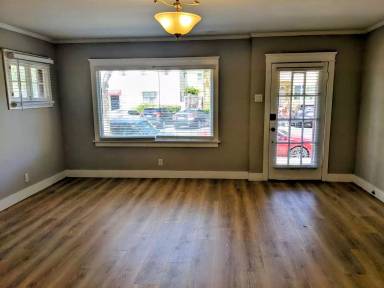 Main picture of 1000 E 1st St