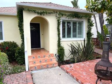 Main picture of 1332 Carmel St