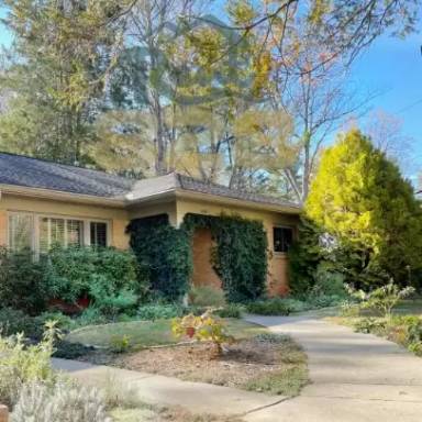 Main picture of 1045 Mountain View St