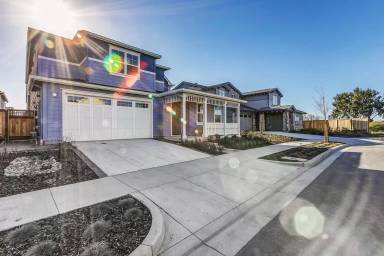 Main picture of 33509 Mustang St