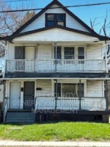 Main picture of 1011 E 140th St