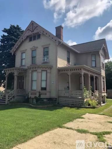 Main picture of 109 S Huron St