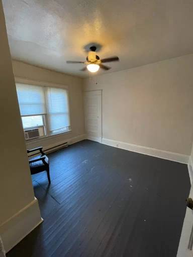 Main picture of 1422 E Jones St