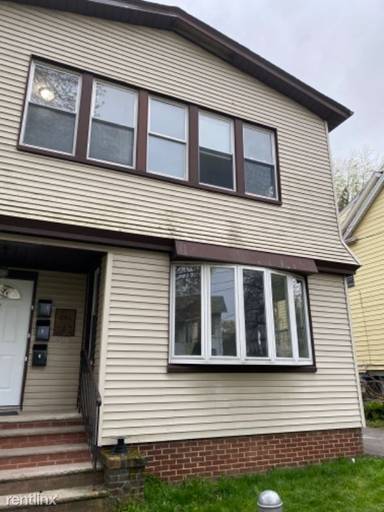 Main picture of 70 Grumman Ave