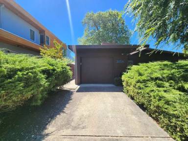 Main picture of 3158 Emerson St