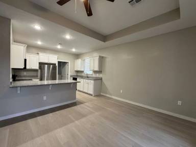 Main picture of 1401 SW I Ave