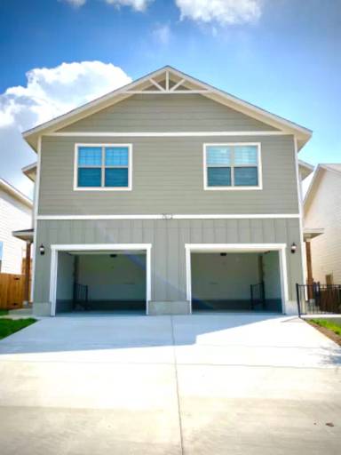 Main picture of 7512 Magnolia Vlg