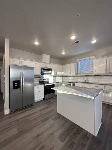 Main picture of 513 Borah Ave W